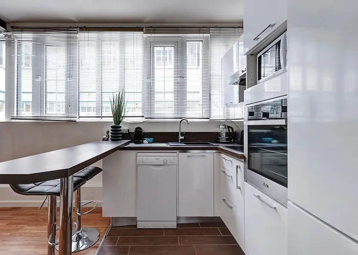 650 Julius - Superb In Apartment